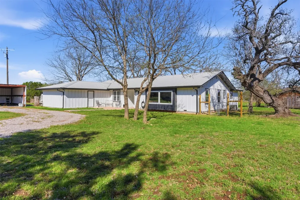 1272 County Road 2102 Lometa TX 76853