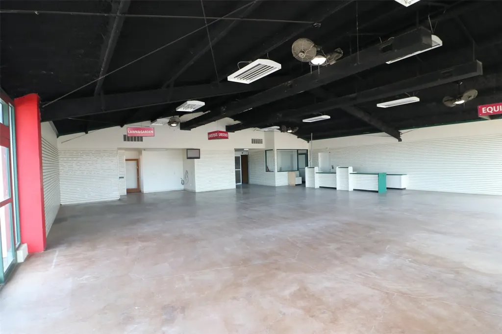 3098 W Washington Highway Stephenville TX 76401