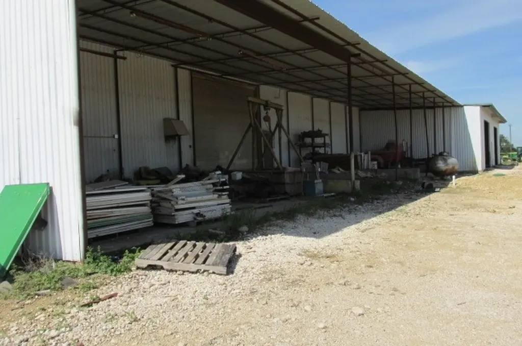 3098 W Washington Highway Stephenville TX 76401