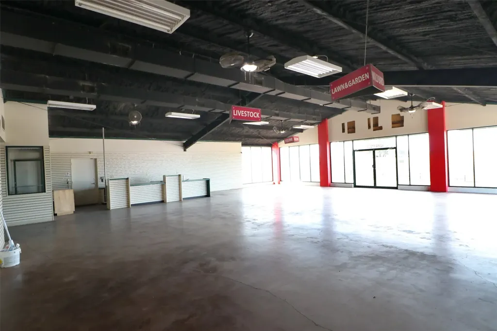 3098 W Washington Highway Stephenville TX 76401