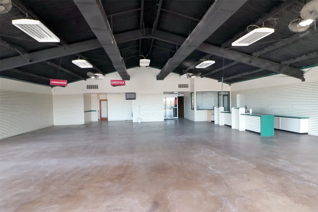 3098 W Washington Highway Stephenville TX 76401