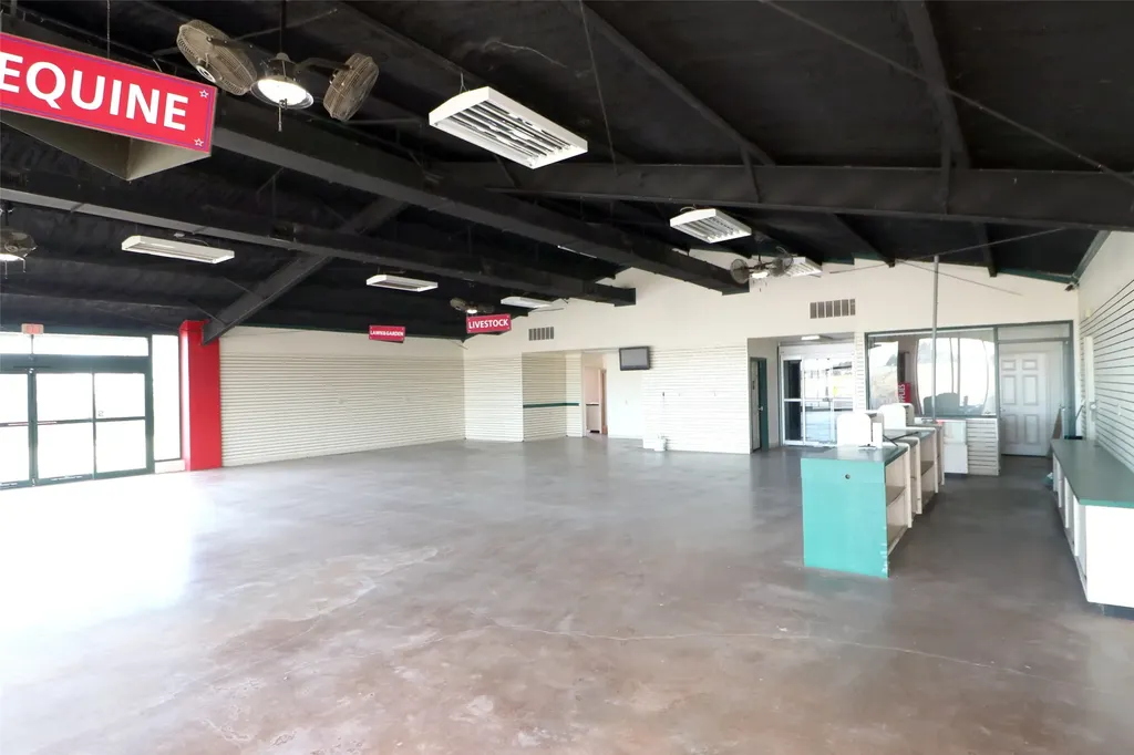 3098 W Washington Highway Stephenville TX 76401