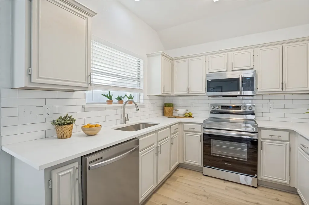 4033 Brazos Drive Carrollton TX 75007