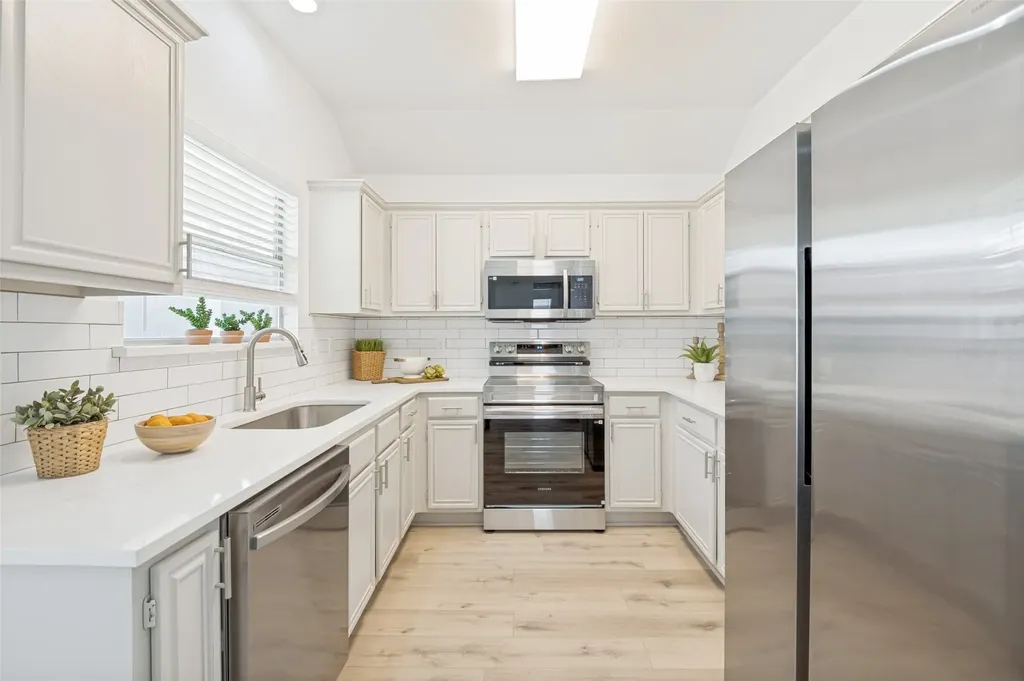4033 Brazos Drive Carrollton TX 75007