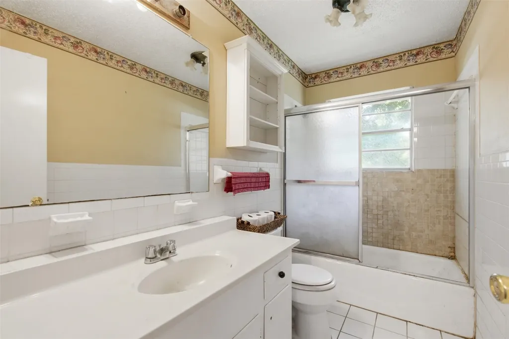 912 Sycamore Street Commerce TX 75428