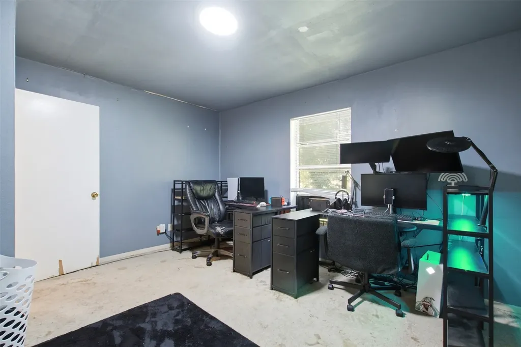 912 Sycamore Street Commerce TX 75428