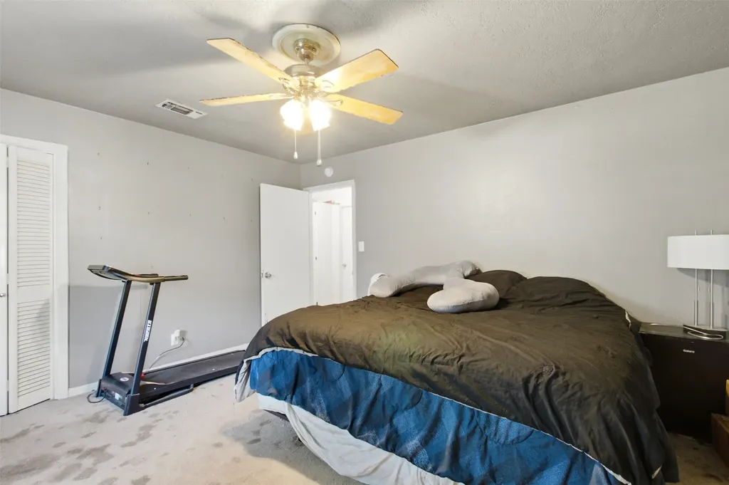 912 Sycamore Street Commerce TX 75428