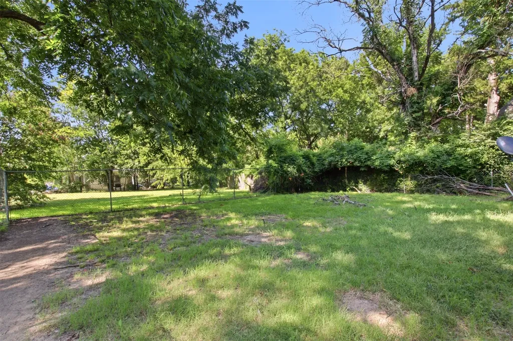 912 Sycamore Street Commerce TX 75428