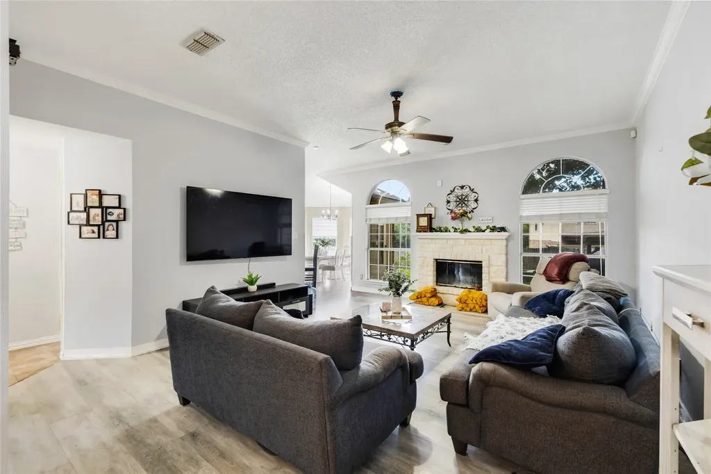 2349 Bentley Court Grand Prairie TX 75052
