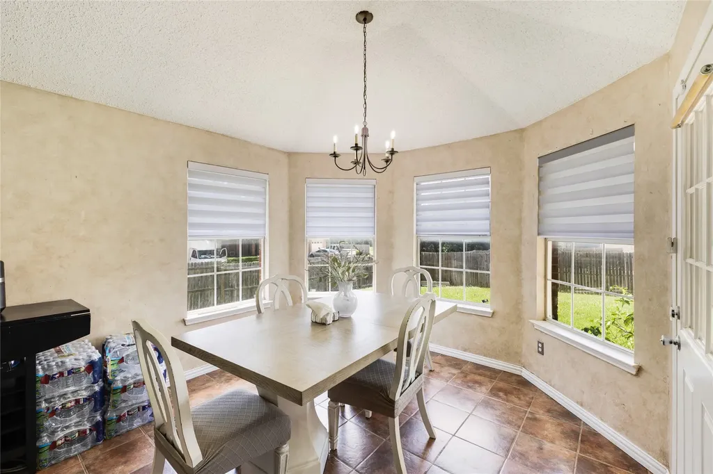 2349 Bentley Court Grand Prairie TX 75052