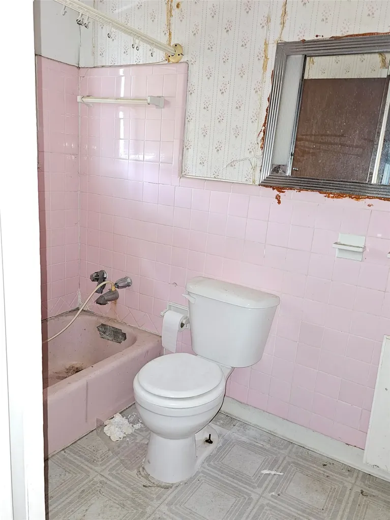 310 W Milam Street Mexia TX 76667