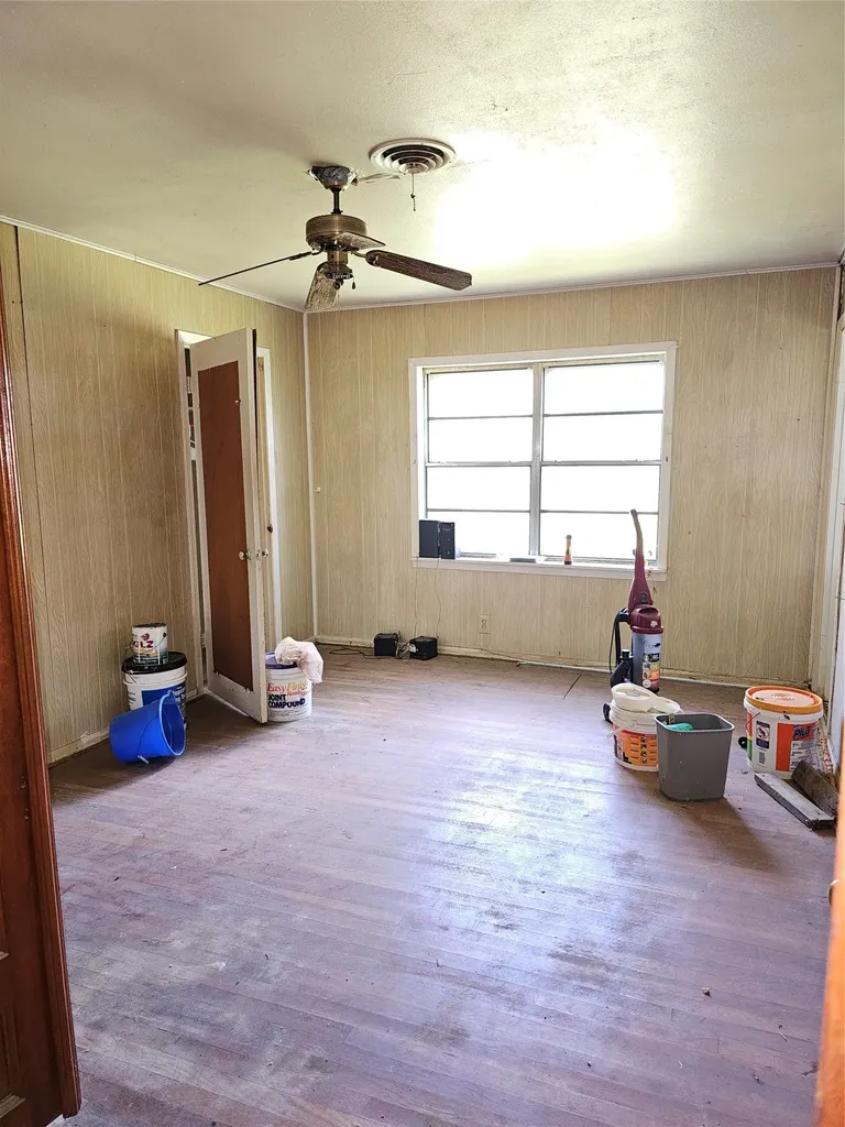 310 W Milam Street Mexia TX 76667