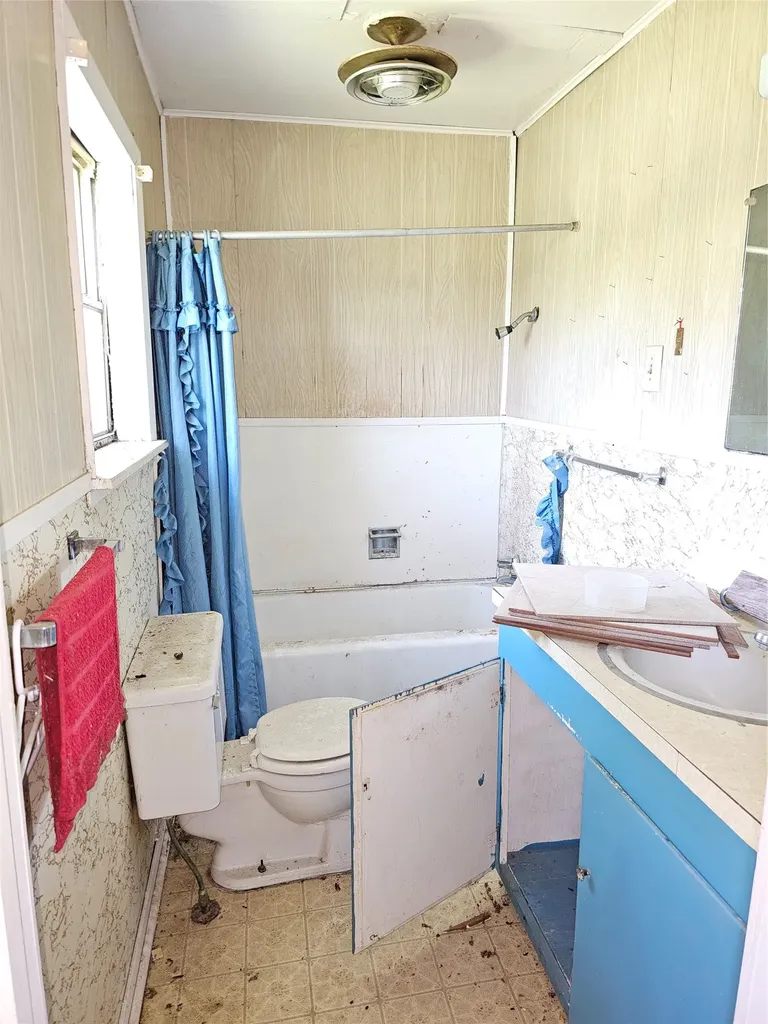 310 W Milam Street Mexia TX 76667