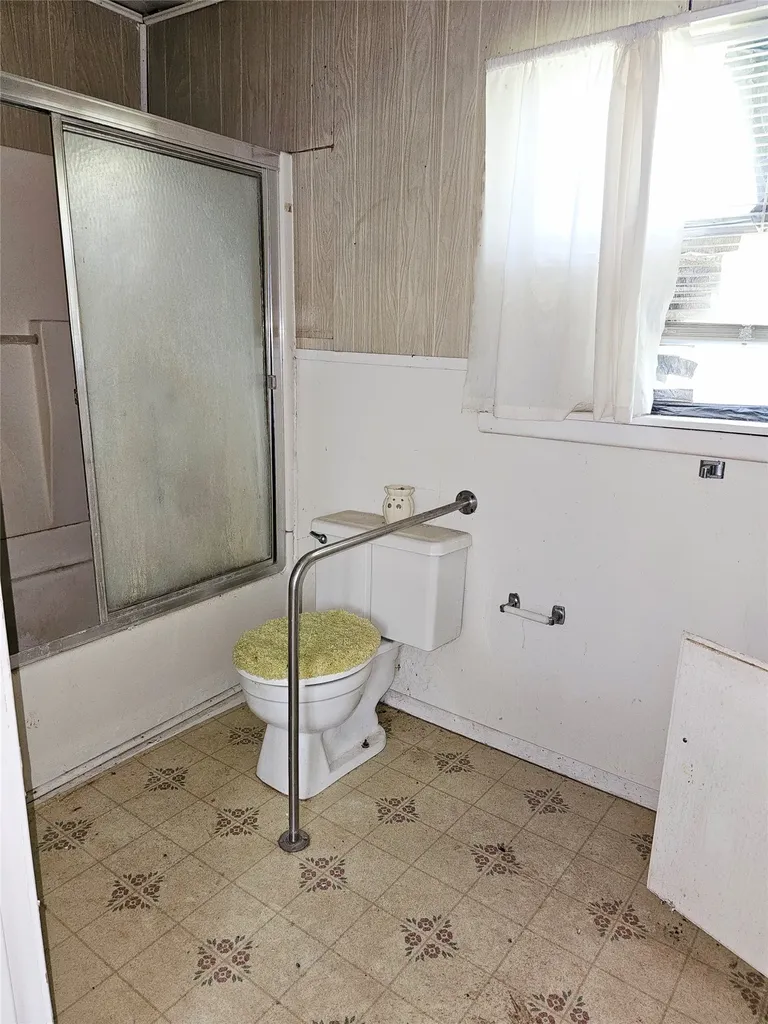 310 W Milam Street Mexia TX 76667