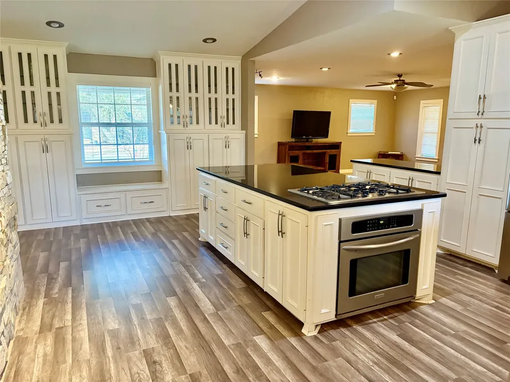 221 La Jolla Drive Athens TX 75751