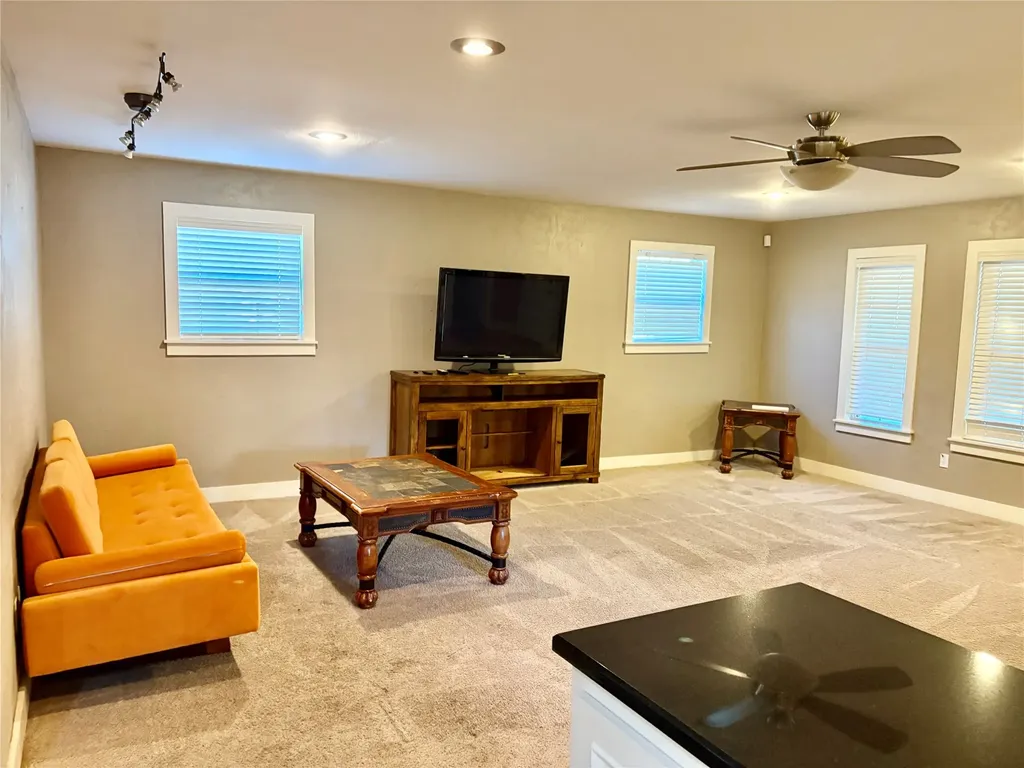 221 La Jolla Drive Athens TX 75751