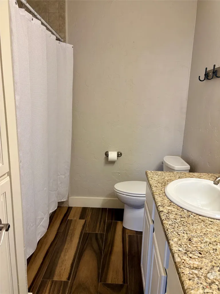 221 La Jolla Drive Athens TX 75751