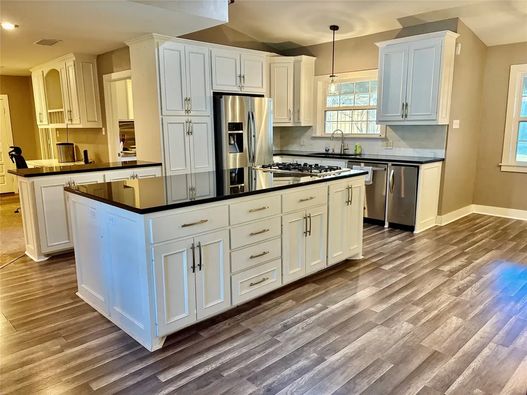 221 La Jolla Drive Athens TX 75751