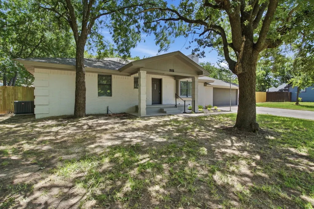 215 Cherry Street Weatherford TX 76086