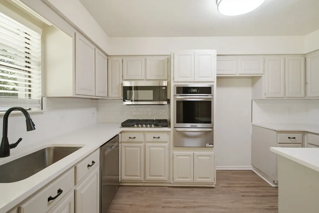 215 Cherry Street Weatherford TX 76086