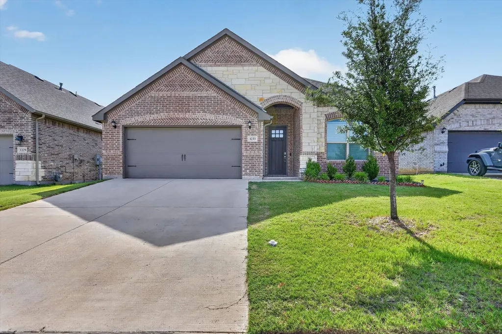 1233 Collett Sublett Road Kennedale TX 76060