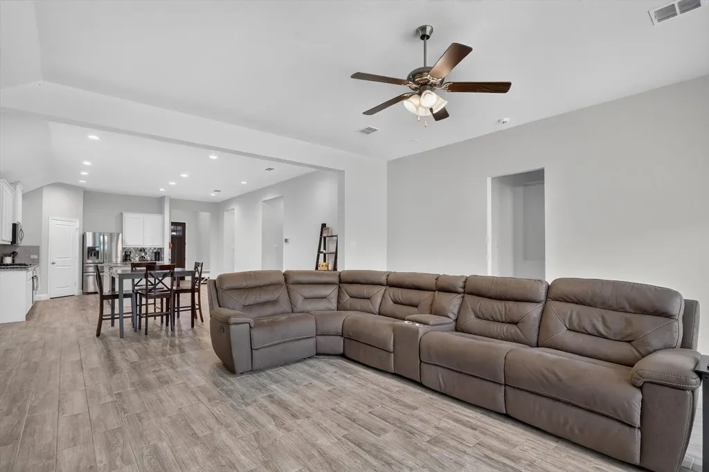 1233 Collett Sublett Road Kennedale TX 76060