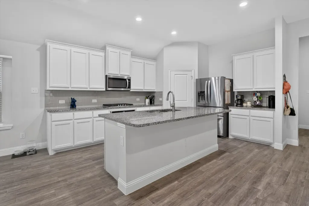 1233 Collett Sublett Road Kennedale TX 76060