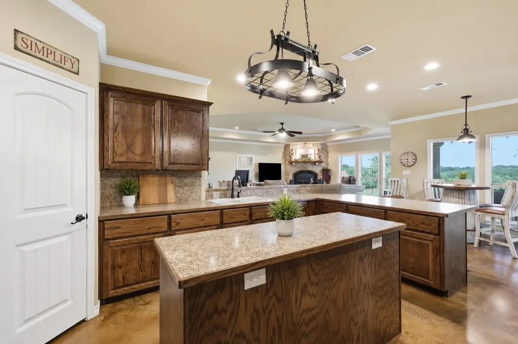 169 Sears Road Bells TX 75414