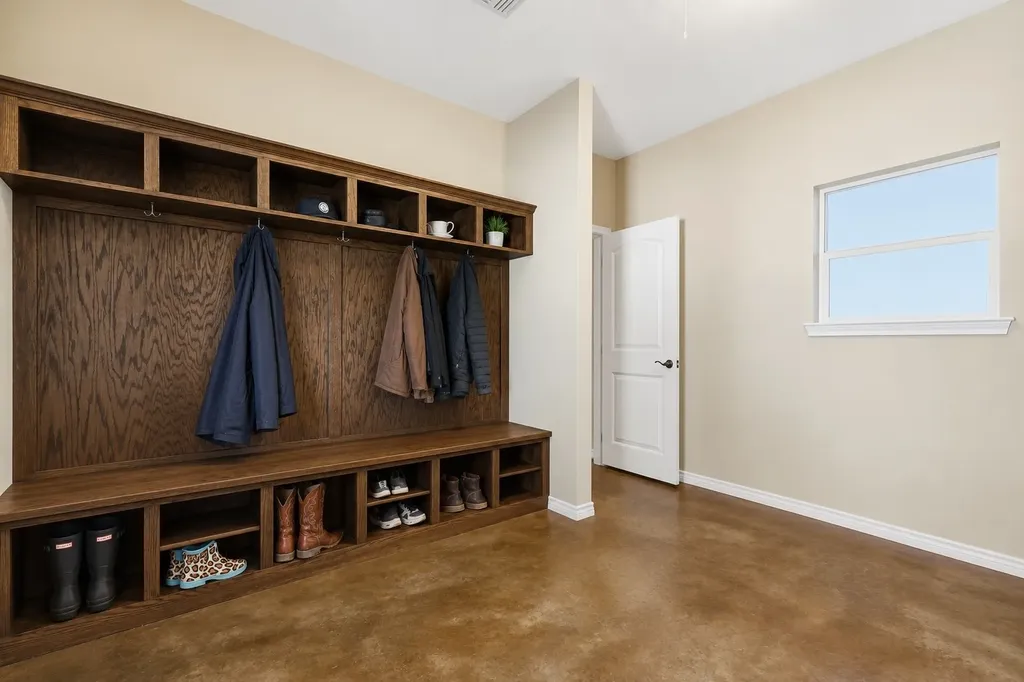 169 Sears Road Bells TX 75414