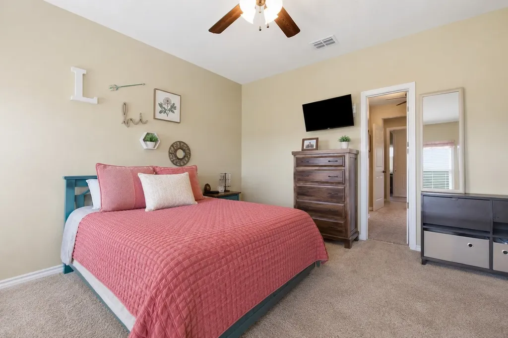 169 Sears Road Bells TX 75414