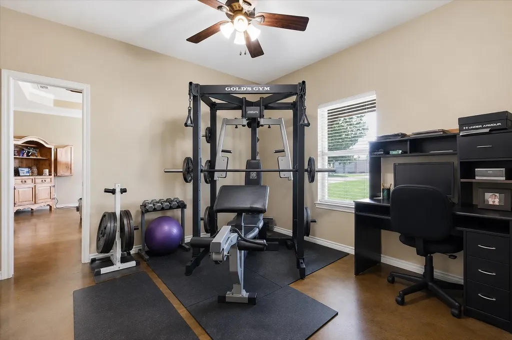 169 Sears Road Bells TX 75414