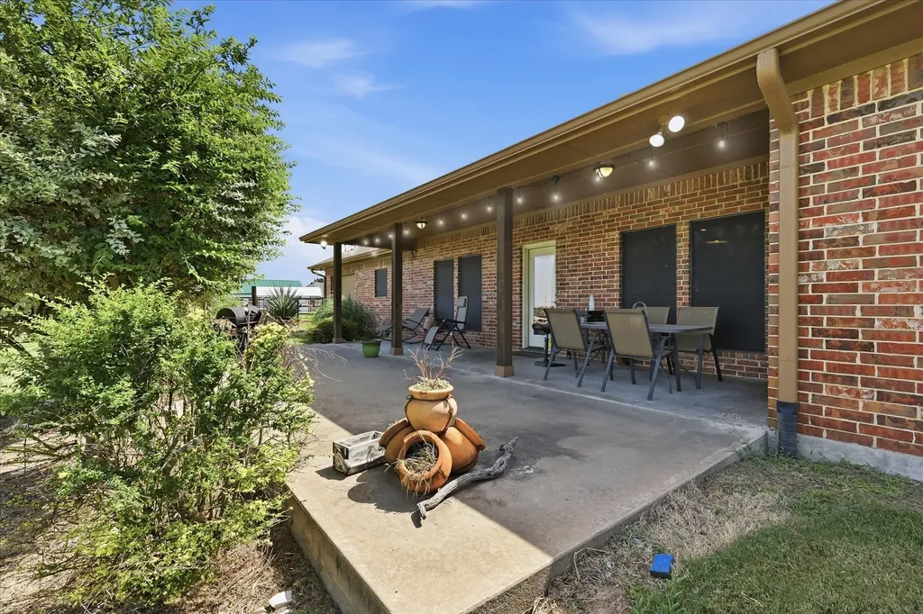 169 Sears Road Bells TX 75414