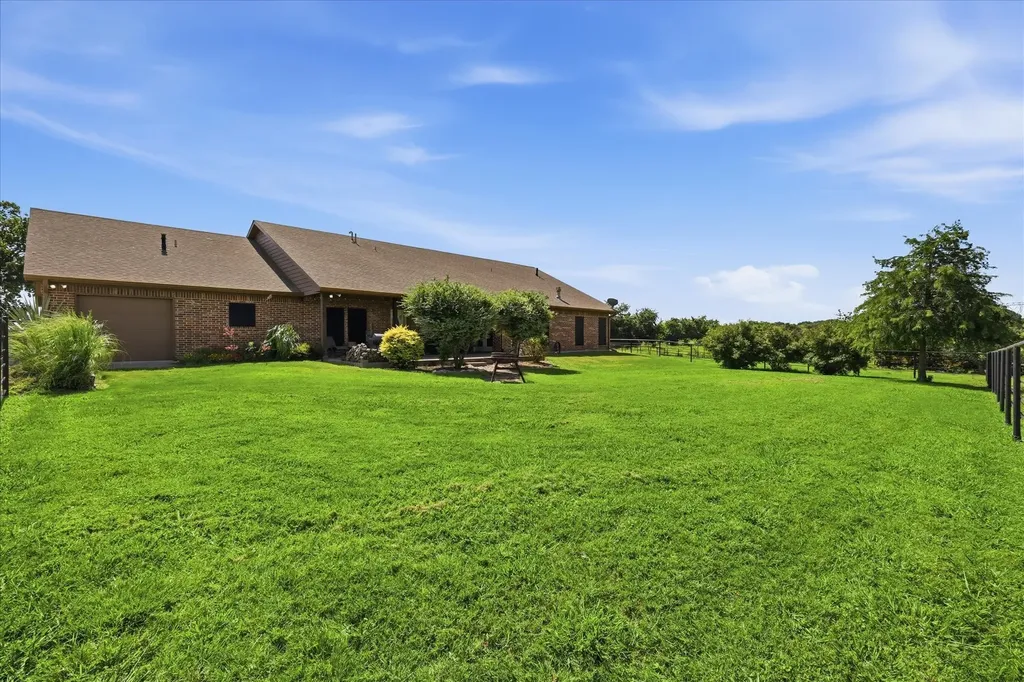 169 Sears Road Bells TX 75414