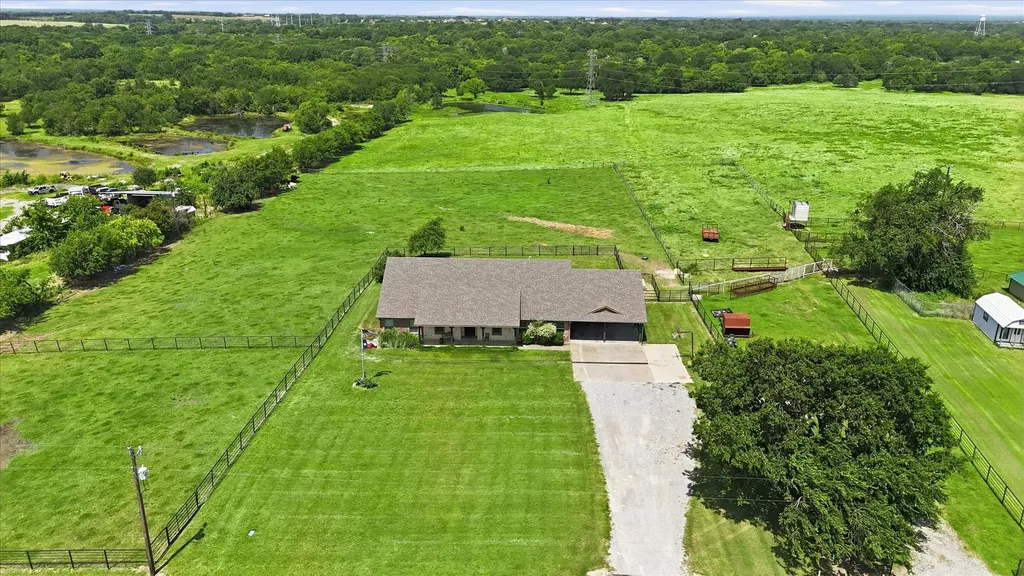 169 Sears Road Bells TX 75414