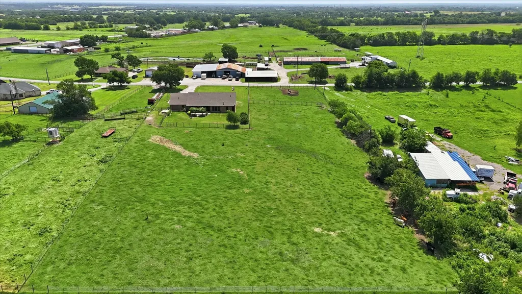 169 Sears Road Bells TX 75414