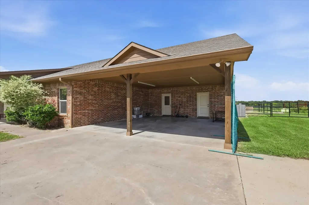 169 Sears Road Bells TX 75414
