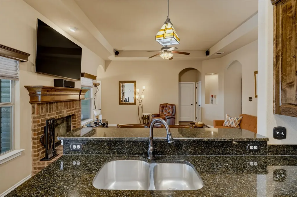 1221 Eagle Lake Drive Azle TX 76020