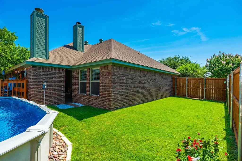 1221 Eagle Lake Drive Azle TX 76020