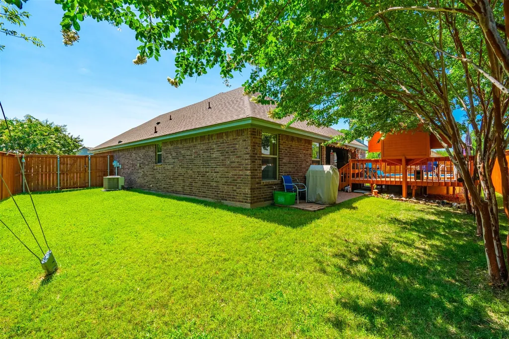 1221 Eagle Lake Drive Azle TX 76020