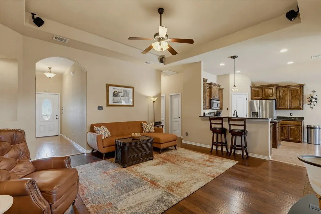 1221 Eagle Lake Drive Azle TX 76020