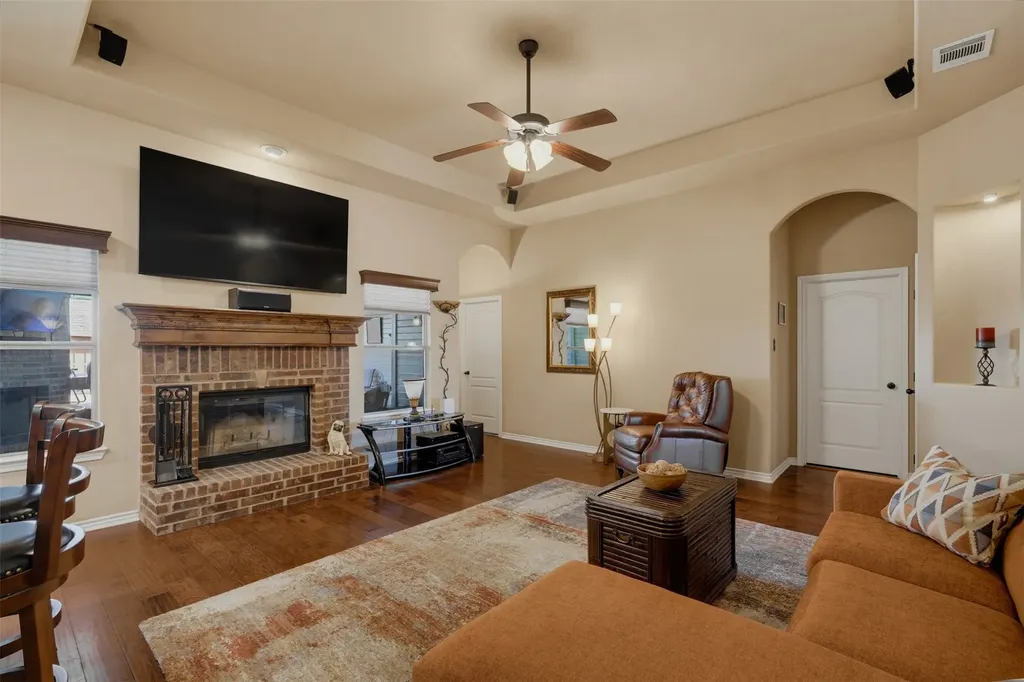 1221 Eagle Lake Drive Azle TX 76020