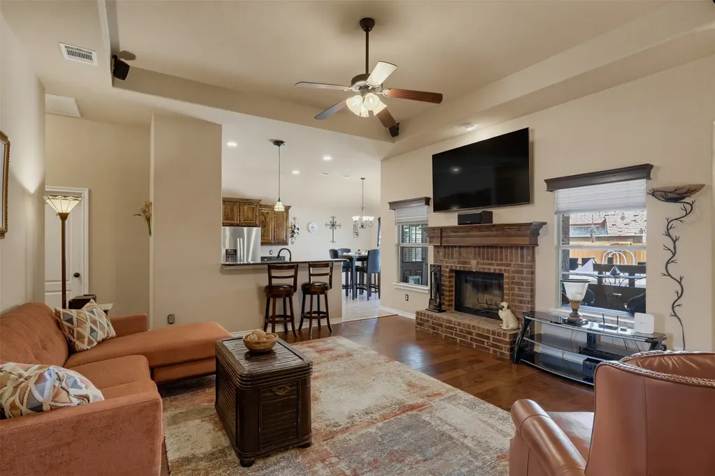 1221 Eagle Lake Drive Azle TX 76020