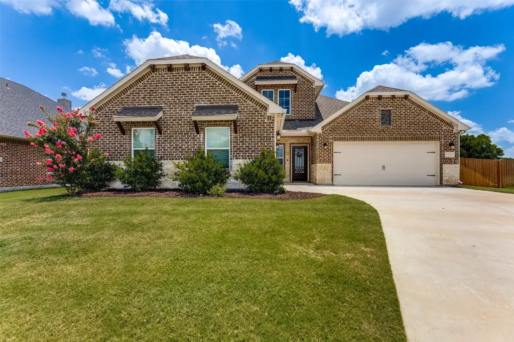 1933 Dione Place Haslet TX 76052