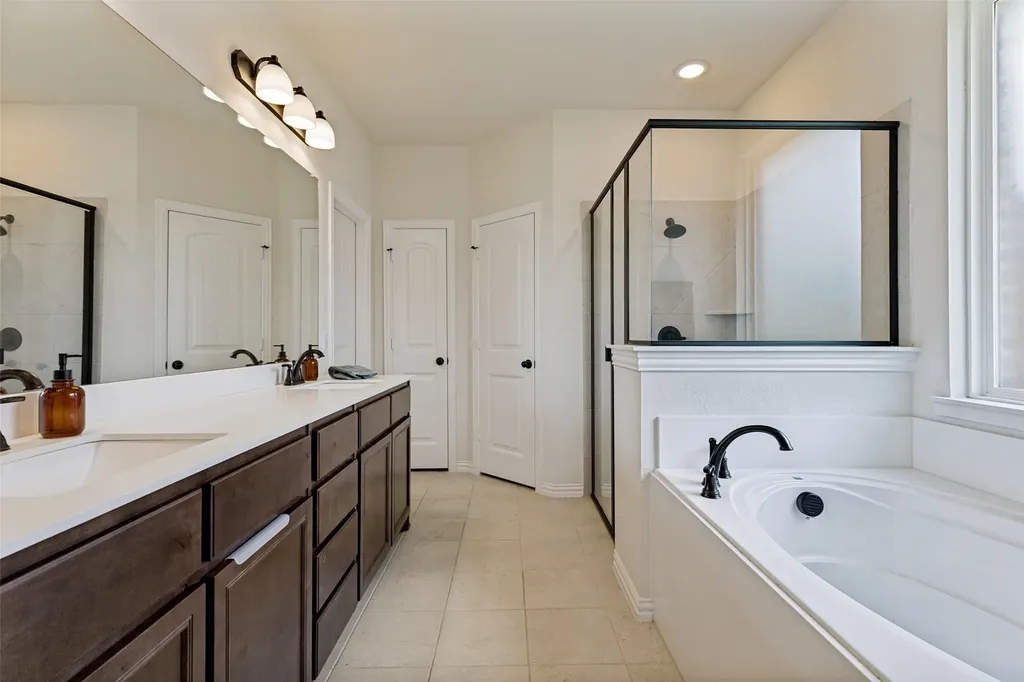 1933 Dione Place Haslet TX 76052