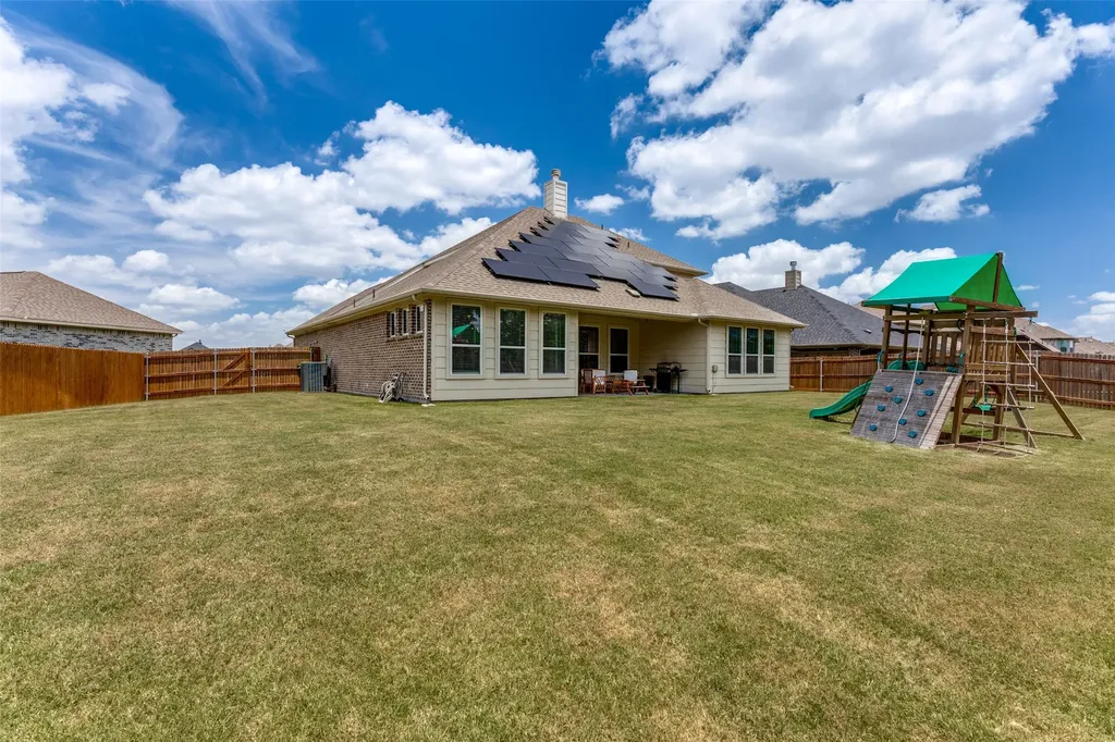 1933 Dione Place Haslet TX 76052