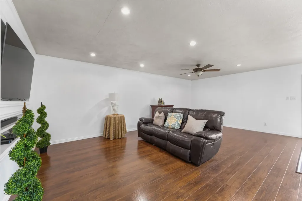 725 Valley View Drive Allen TX 75002