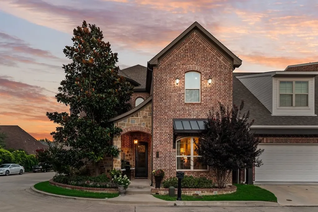 18307 Frankford Lakes Circle Dallas TX 75252