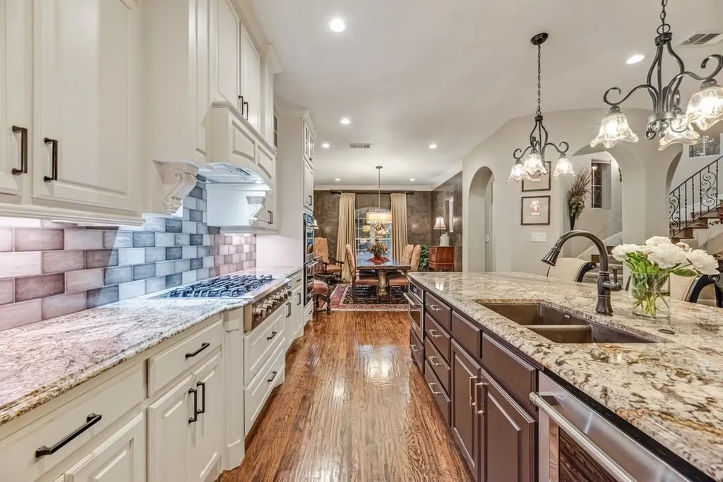 18307 Frankford Lakes Circle Dallas TX 75252