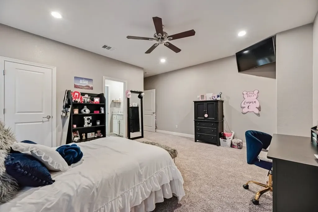18307 Frankford Lakes Circle Dallas TX 75252