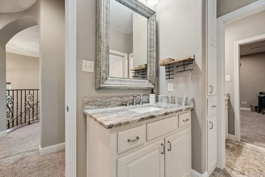 18307 Frankford Lakes Circle Dallas TX 75252